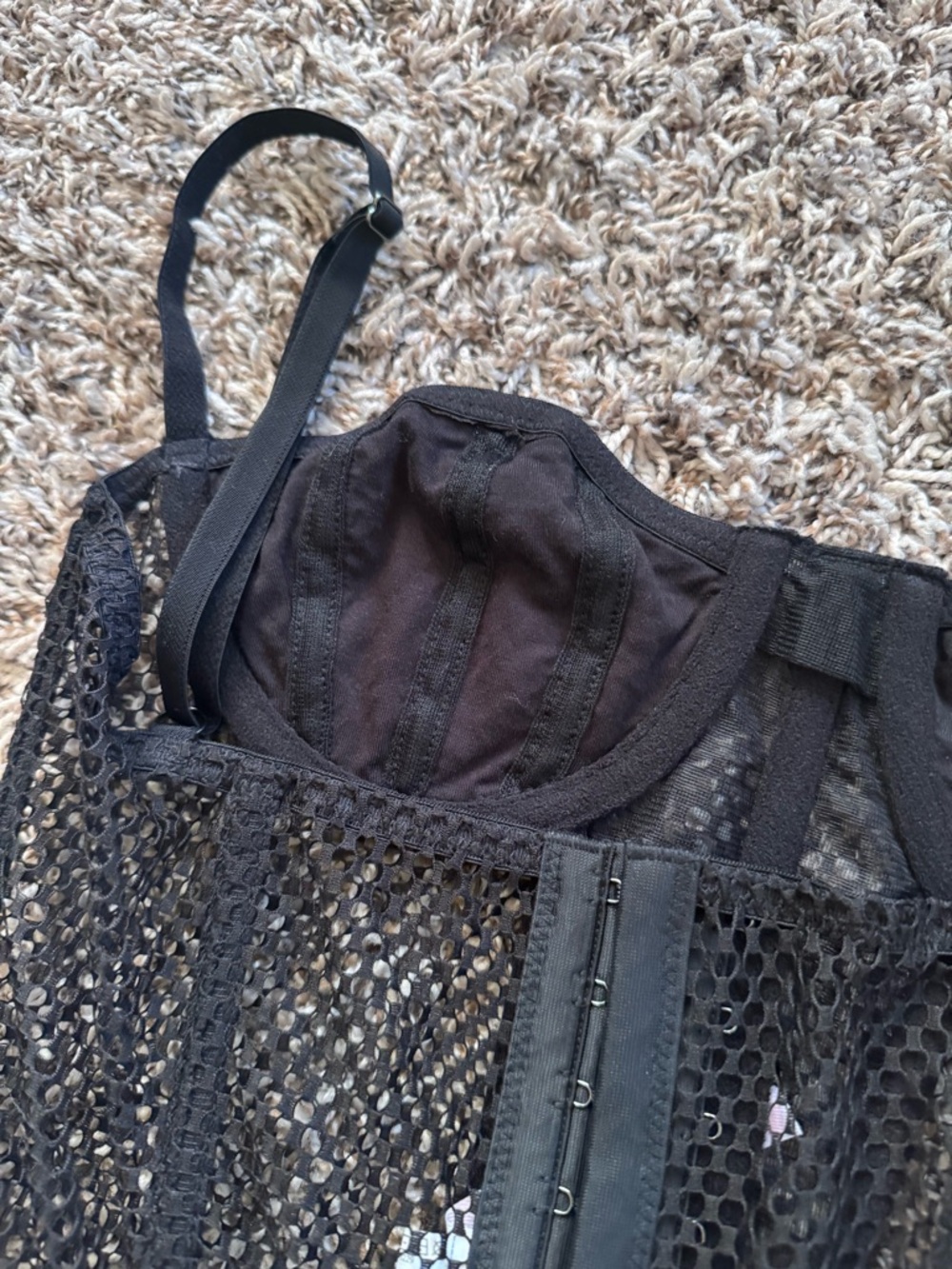 BLACK FISHNET TOP MEDIUM - Picture 4 of 6